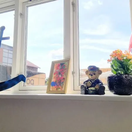 Apartment 5 Minute Walk To Lego - 2 Bedroom 80M2 Apartment With Garden *