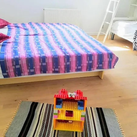 5 Minute Walk To Lego - 2 Bedroom 80M2 Apartment With Garden Apartment *