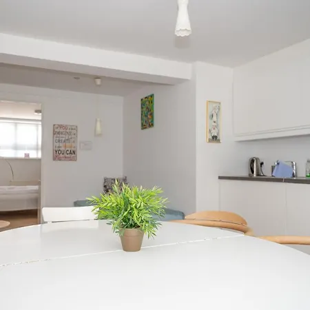 5 Minute Walk To Lego - 2 Bedroom 80M2 Apartment With Garden * Billund