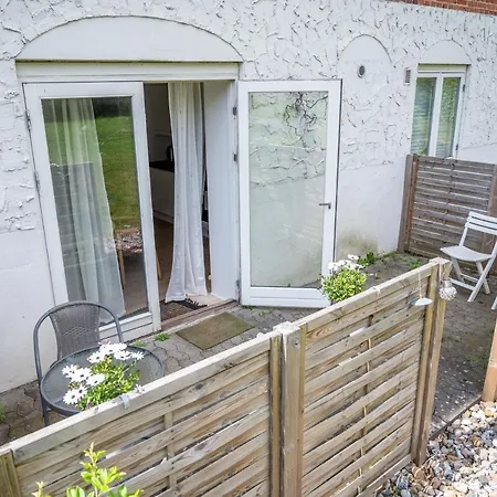 Lejlighed 5 Minute Walk To Lego - 2 Bedroom 80M2 Apartment With Garden