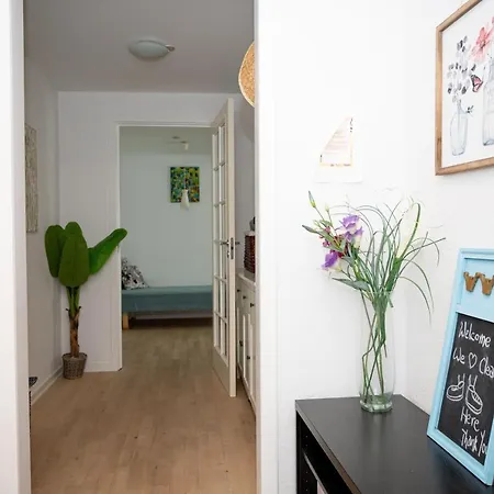 Apartment 5 Minute Walk To Lego - 2 Bedroom 80M2 Apartment With Garden